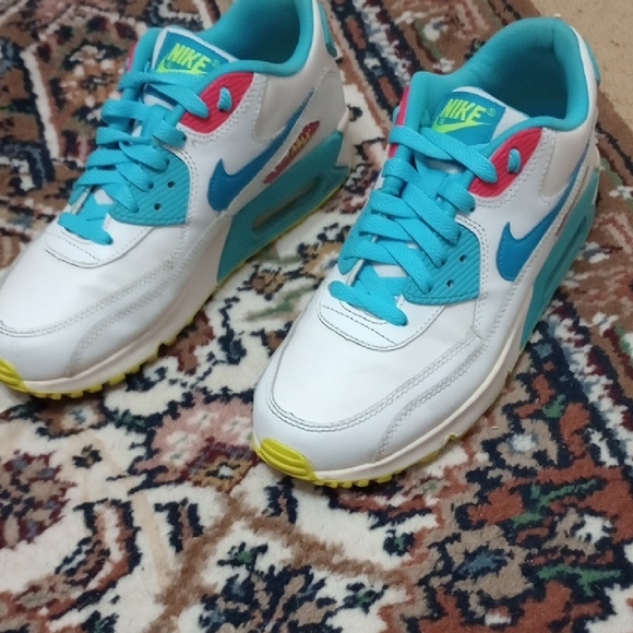 NWOT NIKE AIR MAX ATHLETIC SNEAKERS. Great Support For All Athletic Activities - Picture 3 of 12